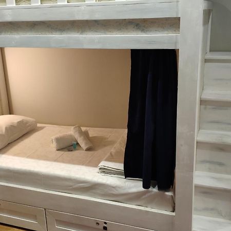 Avenue Hostel 耶烈万 外观 照片